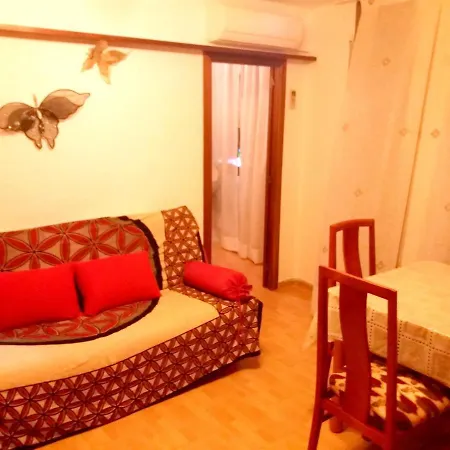 Modern In - 50 Sqm - Comfortable Balcony Apartment *