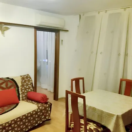 Modern In - 50 Sqm - Comfortable Balcony Calella